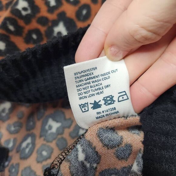 Simply Southern Collection Animal Print Pullover Sweater Multicolor Size Medium - Picture 11 of 13